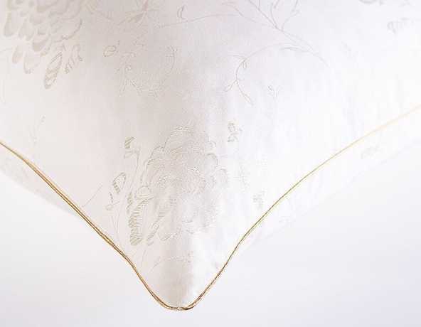 Подушка упругая пуховая "Медовый поцелуй", 68х68, из жаккардового сатина, Natures