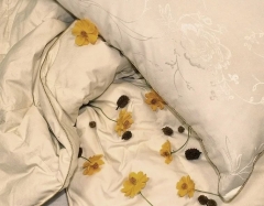 Подушка упругая пуховая "Медовый поцелуй", 68х68, из жаккардового сатина, Natures