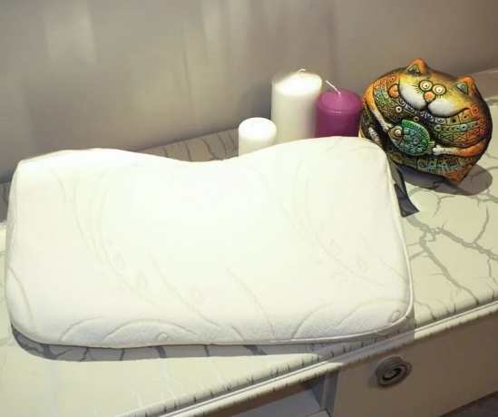 Подушка с анатомическим эффектом "Моя красота" 30х50, из вязко-эластичной пены с «памятью формы» в чехле на молнии из бамбукового полотна, Natures