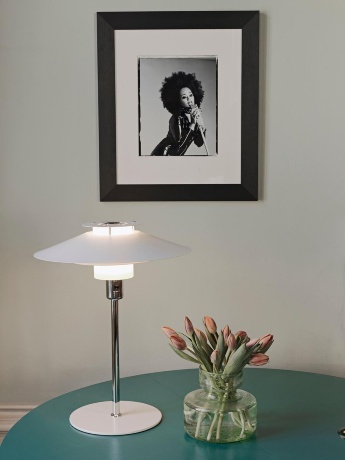 Настольный светильник RIVOLI, Ø40 см. белый/метал, Halo Design