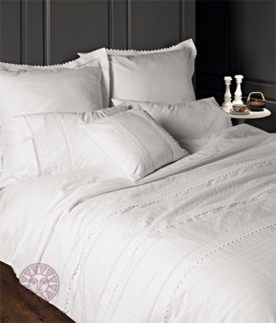 Наволочка декоративная "CAROL" BOVI 42х42 см. перкаль, белый