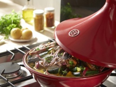 Тажин керамический Emile Henry, красный, 2 литра, 27 см.